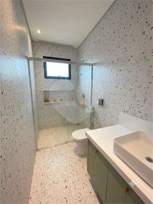 Casa à venda com 4 suítes no condomínio Florais da Mata, Várzea Grande - MT