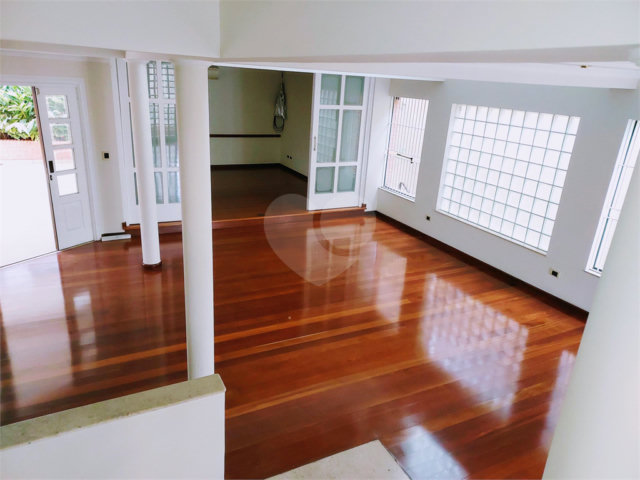 Casa à venda com 3 suítes no condomínio Chácara Francesa, São Paulo - SP