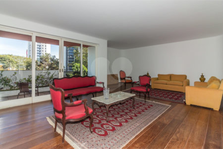 Apartamento à venda com 4 quartos, sendo 3 suítes, em Vila Andrade, São Paulo, SP