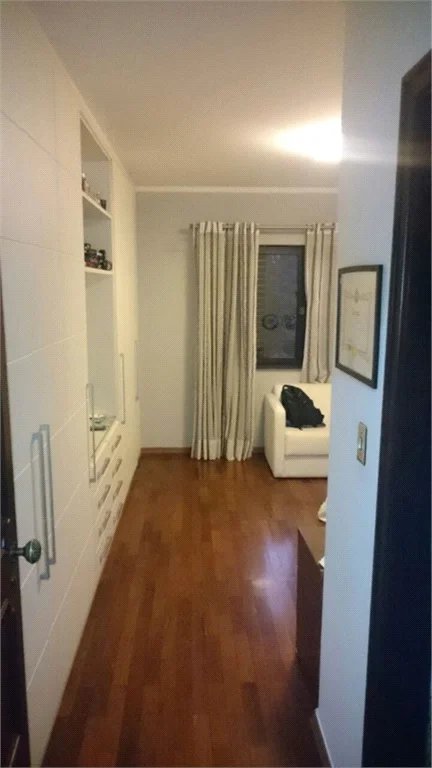 Sobrado à venda com 5 quartos, sendo 2 suítes, em Brooklin Paulista, São Paulo, SP