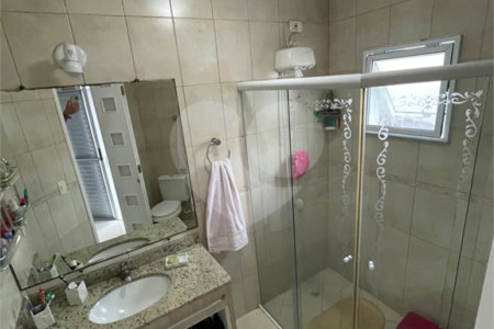 Casa à venda com 3 quartos, sendo 1 suíte, no condomínio Residencial Villagio Vitória, Guarulhos - SP