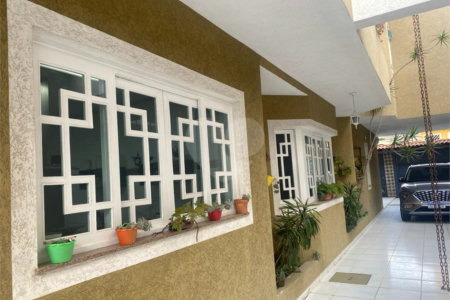 Casa à venda com 3 suítes em Vila Carrão, São Paulo, SP
