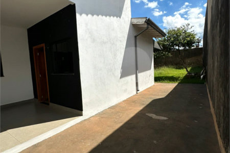 Casa para alugar com 2 quartos, sendo 1 suíte, em Parque dos Ipês III, Ponta Porã, MS