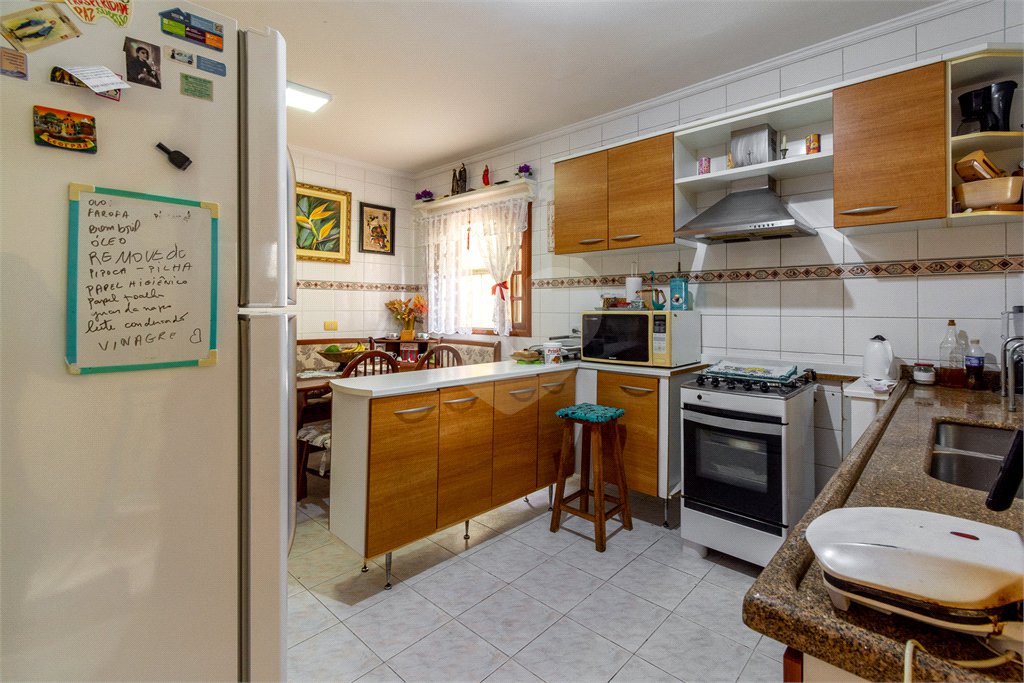 Sobrado à venda com 4 quartos, sendo 3 suítes, em Vila Gustavo, São Paulo, SP