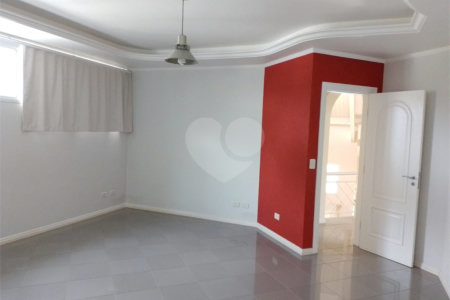 Casa à venda com 4 quartos, sendo 2 suítes,  em Vila Santista, Atibaia, SP