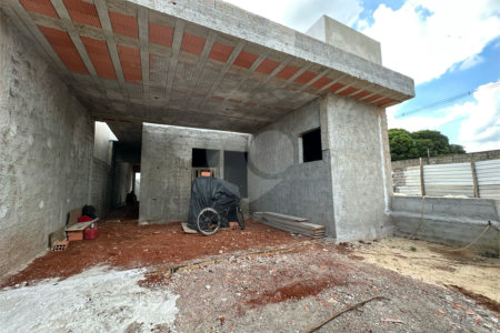 Casa à venda com 3 quartos, sendo 1 suíte, no condomínio Lago dos Ipês, Itapetininga - SP