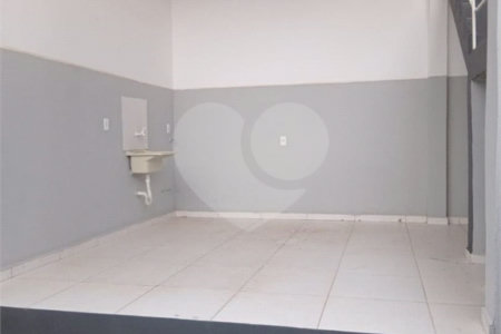 Casa à venda com 2 quartos, sendo 1 suíte, no Centro, Mairinque, SP