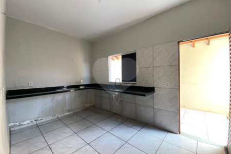 Casa Térrea à venda com 2 quartos em Petrópolis, Várzea Grande, MT