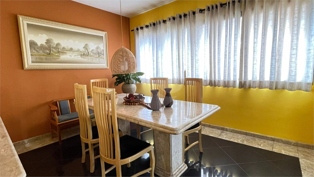 Apartamento à venda com 3 suítes em Moema, São Paulo, SP