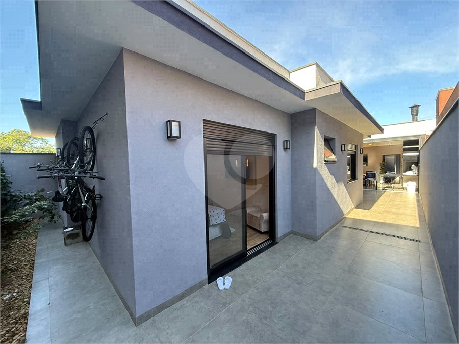 Casa à venda com 3 suítes no condomínio Costa das Areias, Salto - SP
