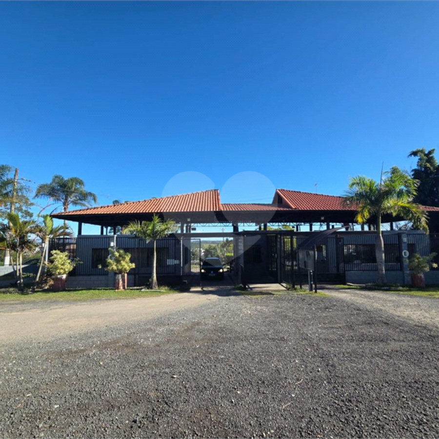 Terreno à venda em Condomínio Residencial Pinheiros do Lago, Alambari, SP