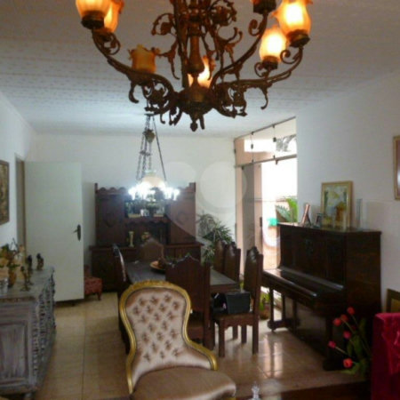 Casa à venda com 5 quartos, sendo 2 suítes, em Parque Jabaquara, São Paulo, SP