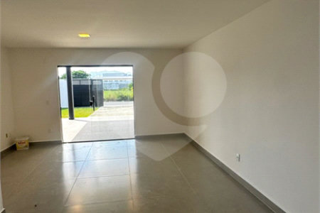 Casa à venda com 3 quartos, sendo 1 suíte, no condomínio Parque Guará, Rio de Janeiro - RJ