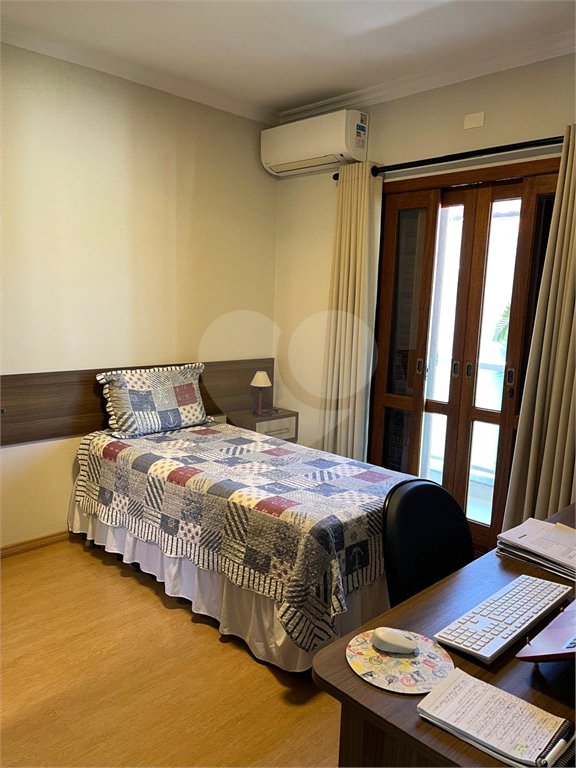 Casa Térrea à venda com 5 quartos, sendo 1 suíte, em Vila Santana, Mogi das Cruzes, SP