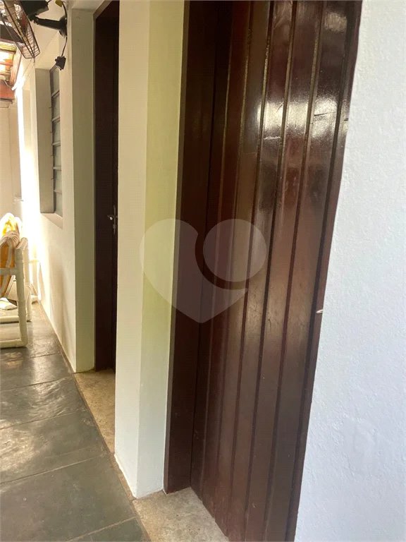Casa à venda, 742 m², com piscina, 5 suítes, em Embu das Artes