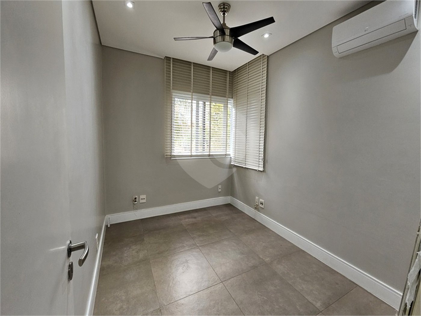 Casa à venda com 5 suítes no condomínio Jardim Vila Paradiso, Indaiatuba - SP