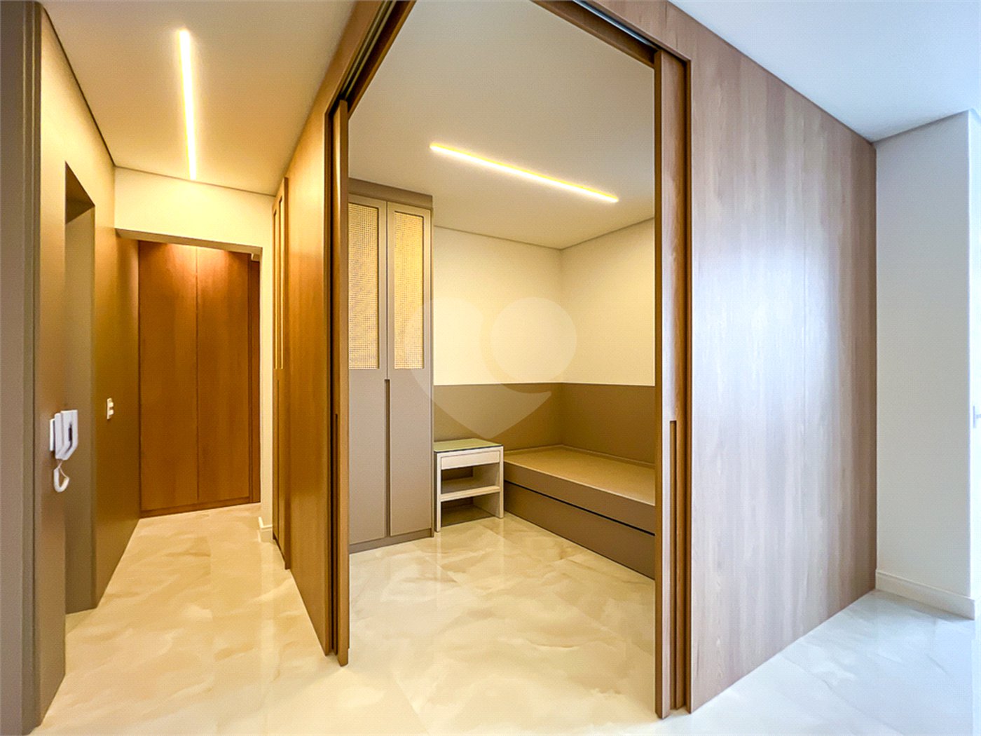 Apartamento à venda com 2 quartos, sendo 1 suíte, em Santo Amaro, São Paulo, SP