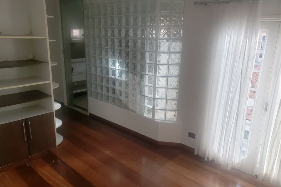 Sobrado à venda com 4 quartos, sendo 2 suítes,  em Tremembé, São Paulo, SP