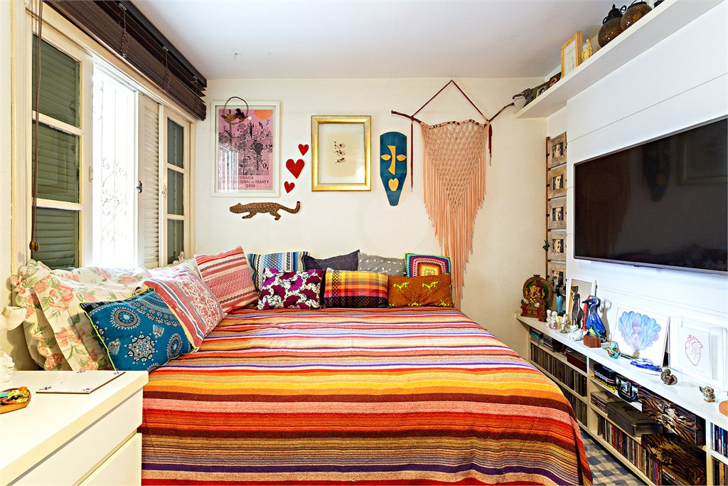Casa à venda com 4 quartos, sendo 2 suítes, em Jardim Prudência, São Paulo, SP