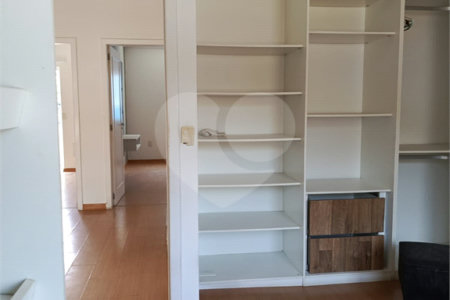 Casa à venda com 4 quartos, sendo 1 suíte, no condomínio Atlantico Sul, Rio de Janeiro - RJ