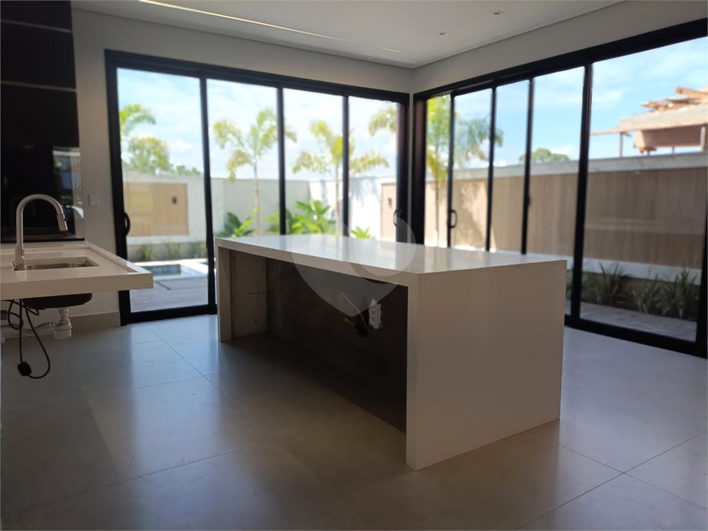 Casa à venda com 3 suítes no condomínio Villa Sapezal, Indaiatuba - SP