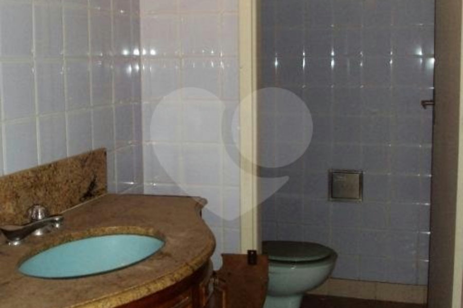 Casa à venda com 3 quartos, sendo 1 suíte, em Vila Mariana, São Paulo, SP