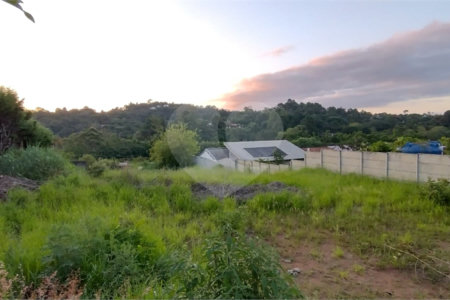 Terreno de 1000 m² Localizado Jardim Estância Brasil em Atibaia-SP.