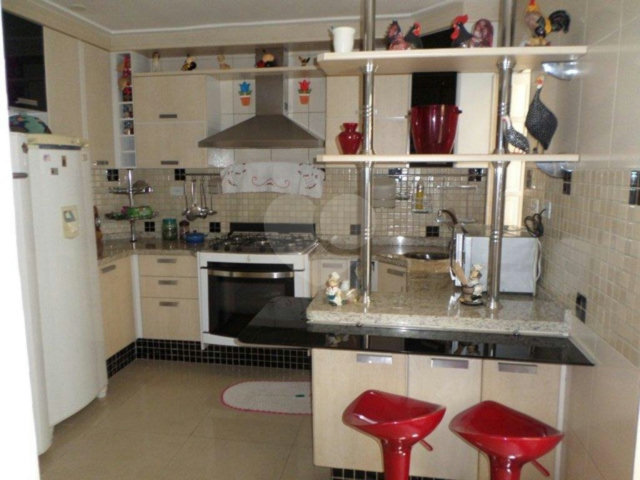 Casa à venda com 5 quartos, sendo 2 suítes,  em Vila Gustavo, São Paulo, SP