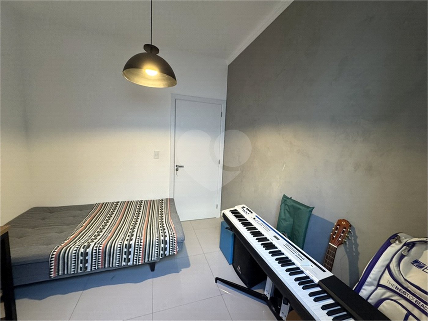 Casa à venda com 3 quartos, sendo 1 suíte, no condomínio Jardim Guarujá, Salto - SP