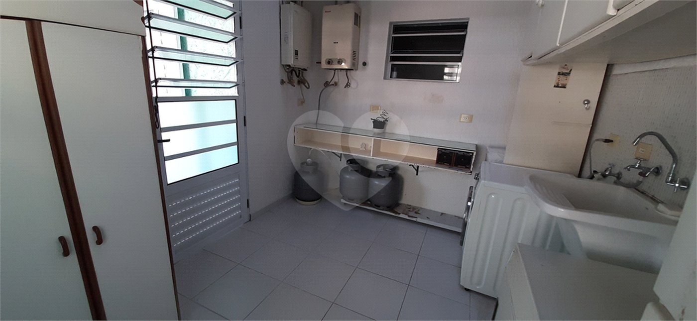 Sobrado à venda com 4 quartos, sendo 2 suítes, em Tremembé, São Paulo, SP