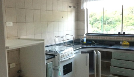 Casa à venda com 4 quartos, sendo 2 suítes, no condomínio Flamboyant, Atibaia - SP