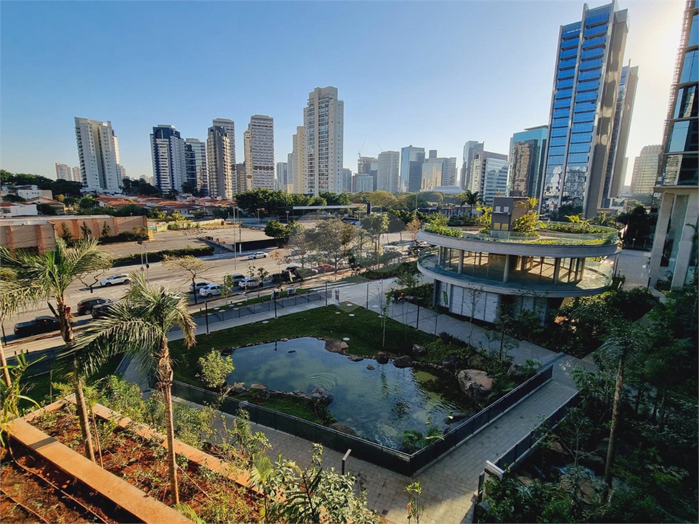 Apartamento à venda ou para alugar com 3 quartos, sendo 1 suíte, em Jardim das Acácias, São Paulo, SP