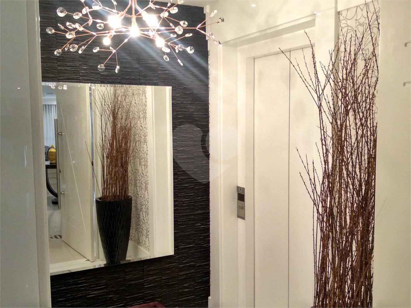 Apartamento à venda com 4 suítes em Jardim Marajoara, São Paulo, SP