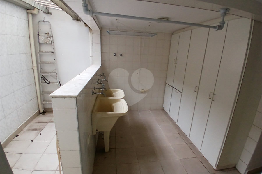 Casa à venda ou para alugar com 3 quartos, sendo 2 suítes, no condomínio Chácara das Rosas, São Paulo - SP