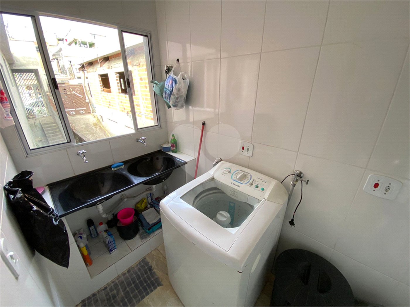 Casa à venda com 2 quartos, sendo 1 suíte, em Jardim Santa Inês, Suzano, SP