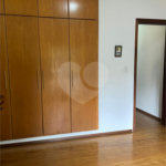 Casa à venda com 3 quartos, sendo 1 suíte, em Vila Mariana, São Paulo, SP