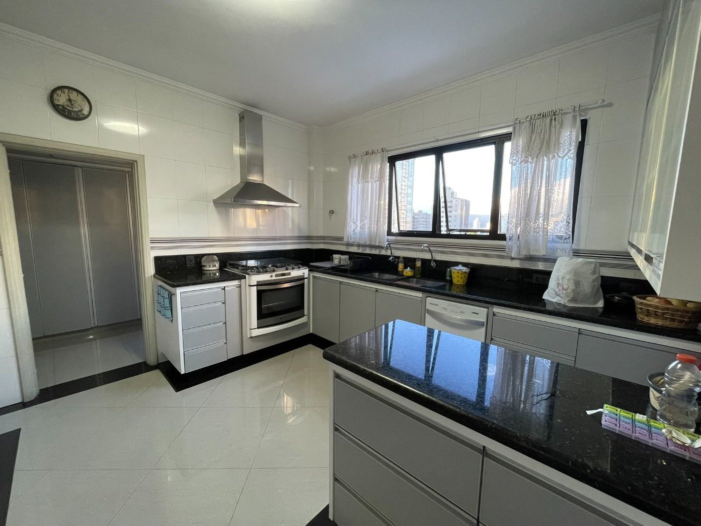 Apartamento com 4 dormitórios à venda, 290 m² por R$ 2.200.000,00 - Boqueirão - Santos/SP