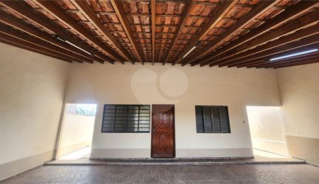 Casa à venda com 4 quartos, sendo 1 suíte, em Jardim Roberto Selmi Dei, Araraquara, SP