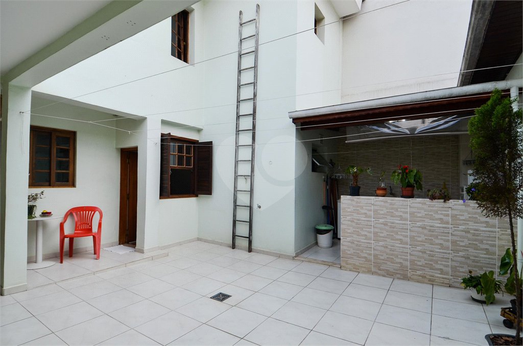 Casa à venda com 4 quartos, sendo 1 suíte, em Jardim Nova Taboão, Guarulhos, SP