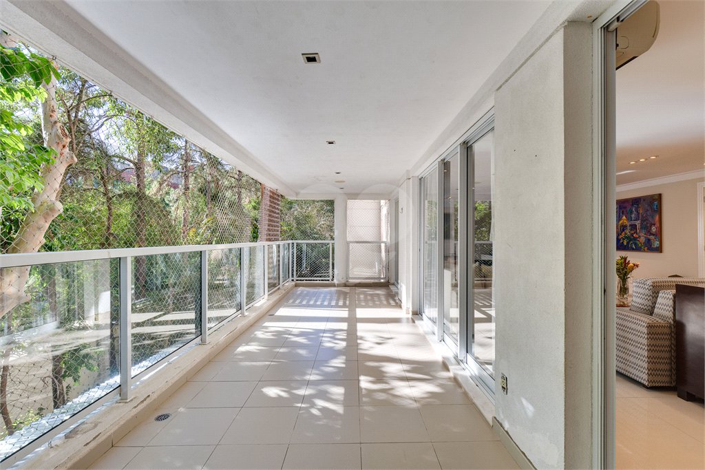 Apartamento à venda com 3 suítes em Granja Julieta, São Paulo, SP