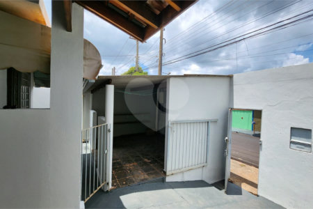 Casa à venda com 2 quartos, sendo 1 suíte, em Vila Suconasa, Araraquara, SP