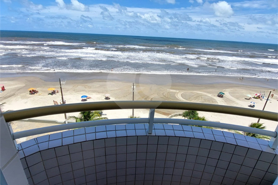 Apartamento à venda com 2 quartos, sendo 1 suíte,  em Vera Cruz, Mongaguá, SP
