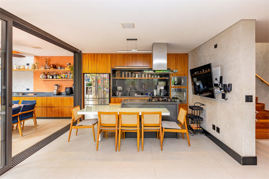 Casa à venda com 4 suítes no condomínio Roma, São Paulo - SP