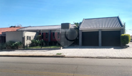 Casa à venda com 3 quartos, sendo 1 suíte, no Centro, Itapetininga, SP