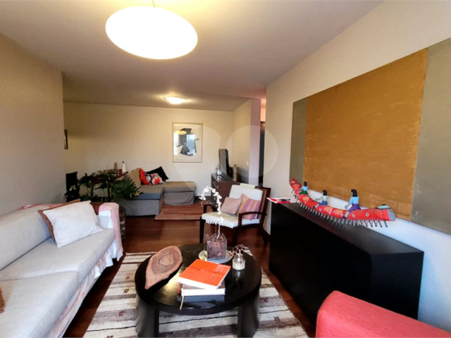 Apartamento à venda com 3 quartos, sendo 1 suíte,  em Planalto Paulista, São Paulo, SP