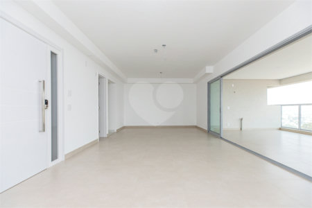 Apartamento à venda com 3 suítes em Jardim Marajoara, São Paulo, SP