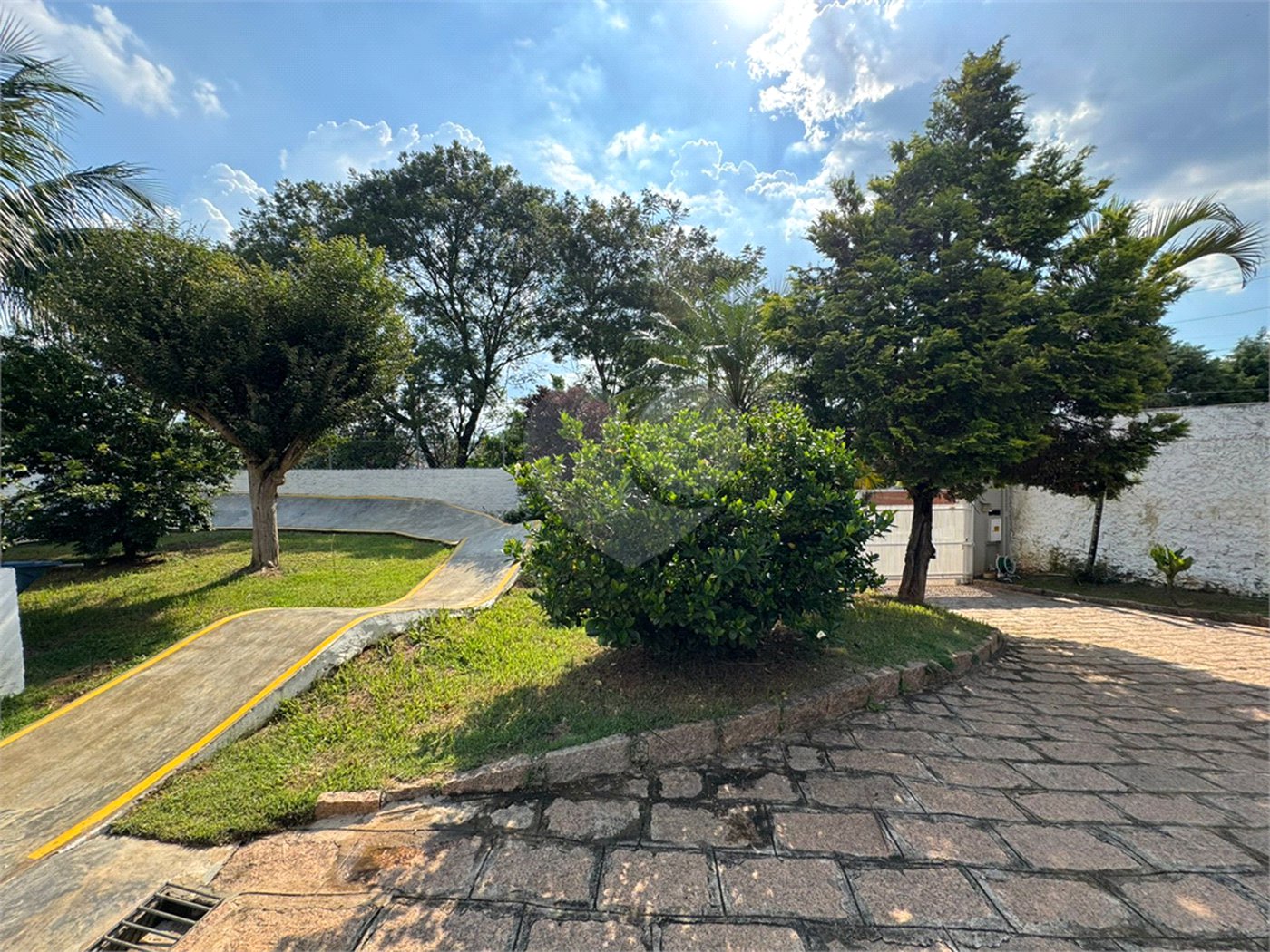 Chácara à venda com 4 quartos, sendo 3 suítes, em Colinas de Indaiatuba, Indaiatuba, SP
