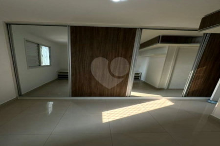 Apartamento à venda com 3 quartos, sendo 1 suíte, em Parque Maria Luiza, São Paulo, SP