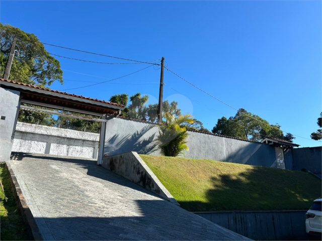 Casa à venda ou para alugar com 4 quartos, sendo 1 suíte,  no condomínio Alpes da Cantareira, Mairiporã - SP