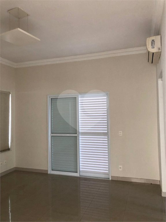 Casa à venda ou para alugar com 3 suítes no condomínio Jardim Vila Paradiso, Indaiatuba - SP